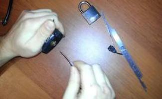 How to remove a broken key from a lock: what to do if the lock is jammed and the key does not turn.