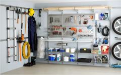 How to decorate a garage in the middle with your own hands?